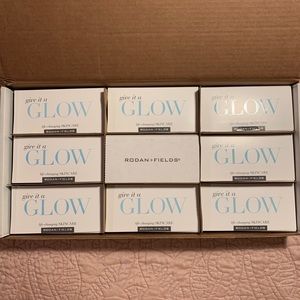 Rodan and fields GLOW packs